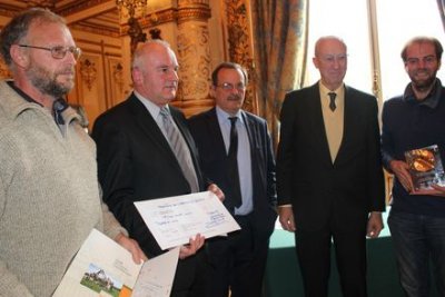 Joseph, Vincent et les officiels