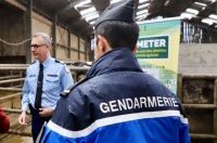 CA VIENT DE TOMBER : une tribune contre la création d’une cellule militaire pour surveiller et réprimer les opposant-es à l’agro-industrie
