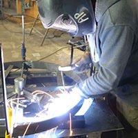 Formation avancée au travail du métal, autoconstruction d’une brosse à blé et d’un épierreur