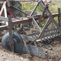 Formation au travail du métal : l’autoconstruction d’un cultibutte ou d’une butteuse / ou travaux libres